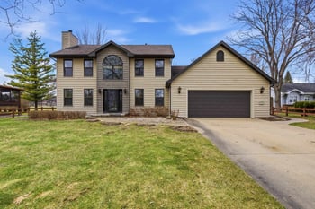 2415 Parkside Dr, Oshkosh, WI 54901