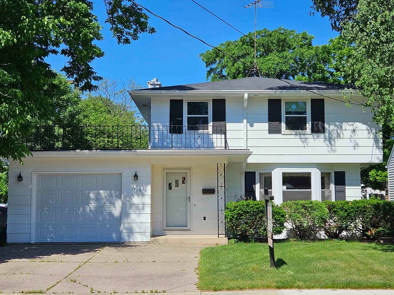1823 Alvin St, Appleton, WI 54911-2705