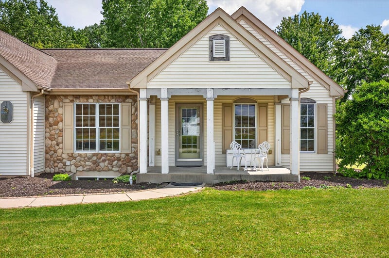 4424 Harbor Village Dr, Omro, WI 54963-8229