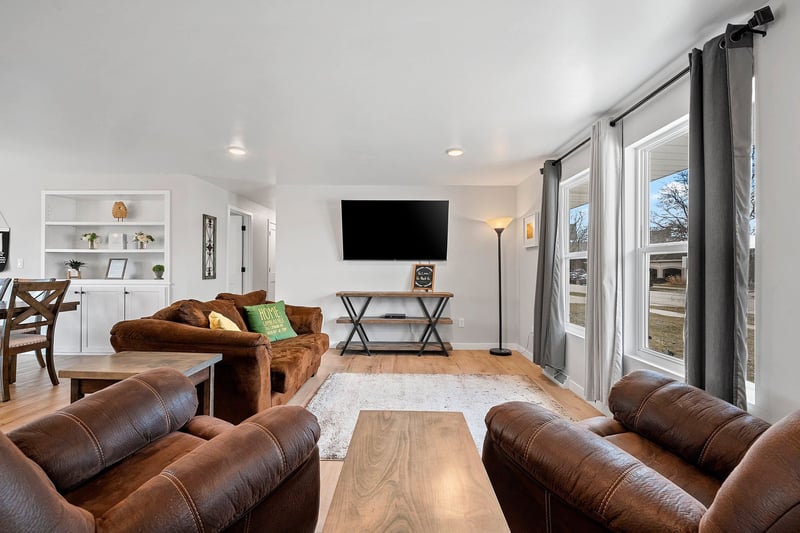 1855 St Agnes Dr, Green Bay, WI 54304-3964