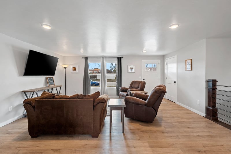 1855 St Agnes Dr, Green Bay, WI 54304-3964