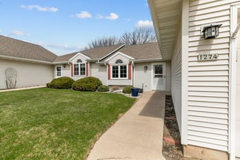 1274 18th Ave, Oshkosh, WI 54904