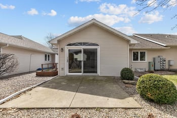 1274 18th Ave, Oshkosh, WI 54904