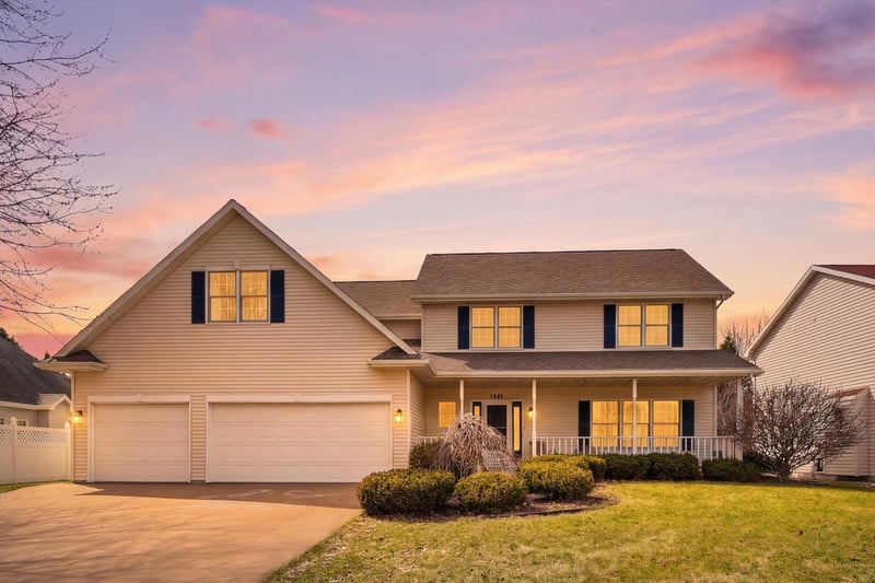 1081 Violet Ln, Appleton, WI 54914