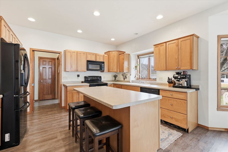 1081 Violet Ln, Appleton, WI 54914