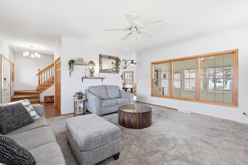 1081 Violet Ln, Appleton, WI 54914