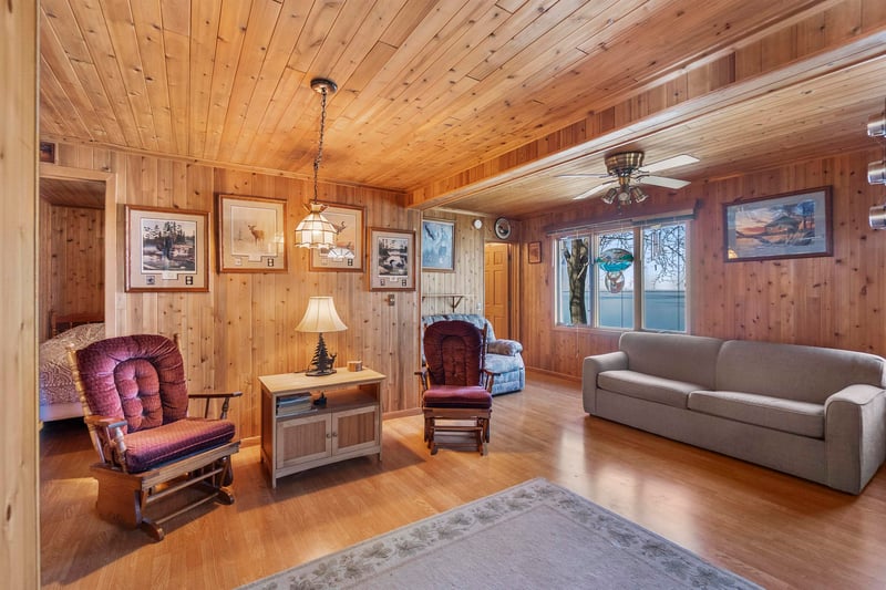937 Paramount Dr, Chilton, WI 53014