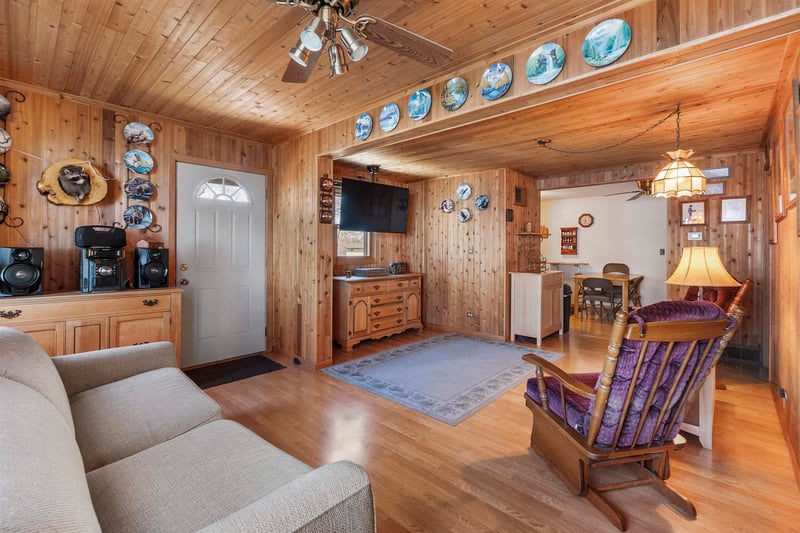 937 Paramount Dr, Chilton, WI 53014
