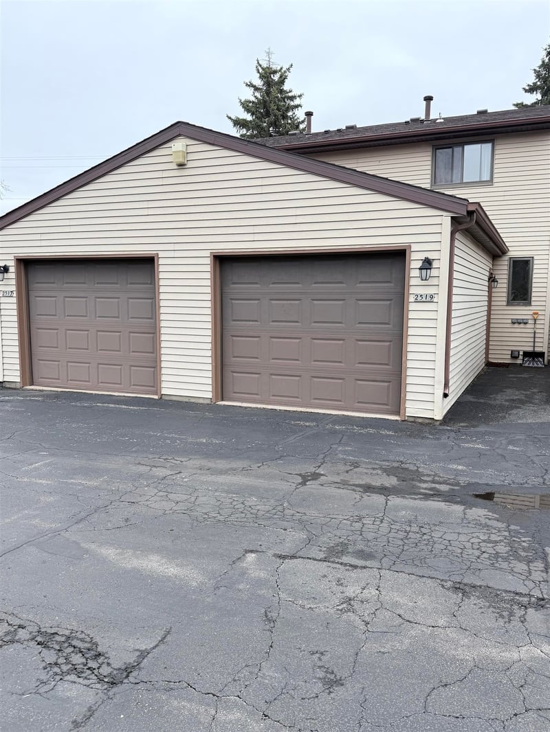 2519 Fond Du Lac Rd, Oshkosh, WI 54902