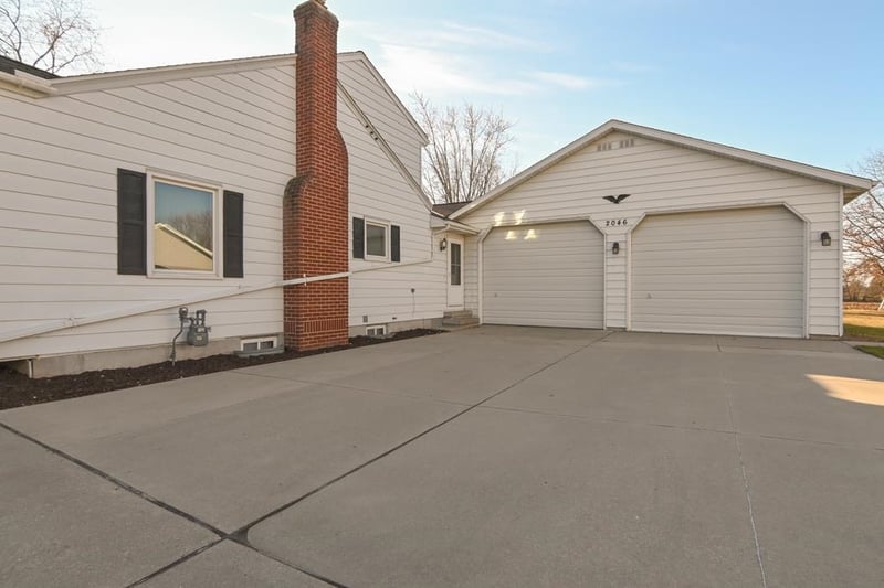 2046 Wayside Pl, Green Bay, WI 54311