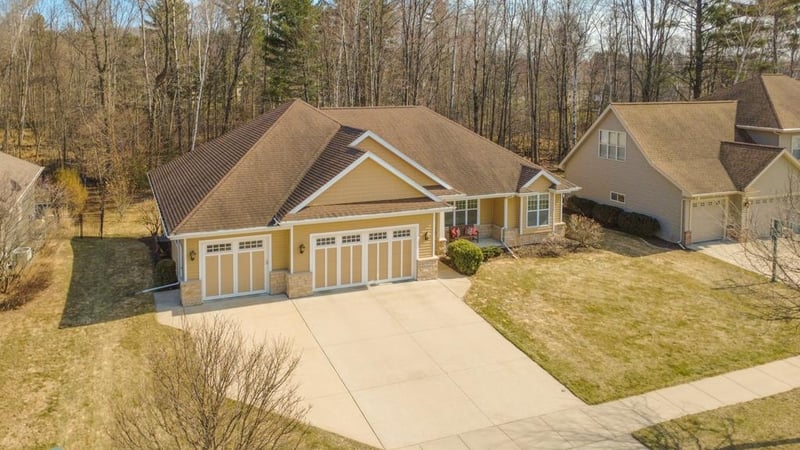 1024 Faversham Way, Green Bay, WI 54313