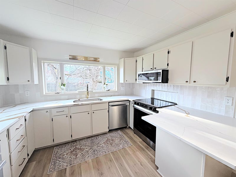 109 Madison St, Chilton, WI 53014