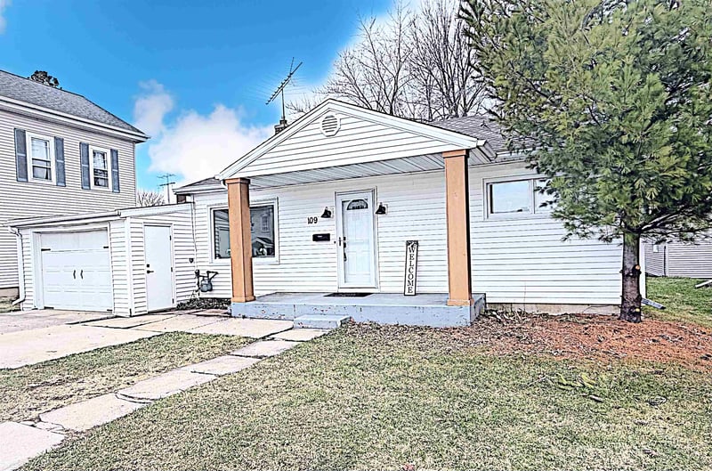 109 Madison St, Chilton, WI 53014