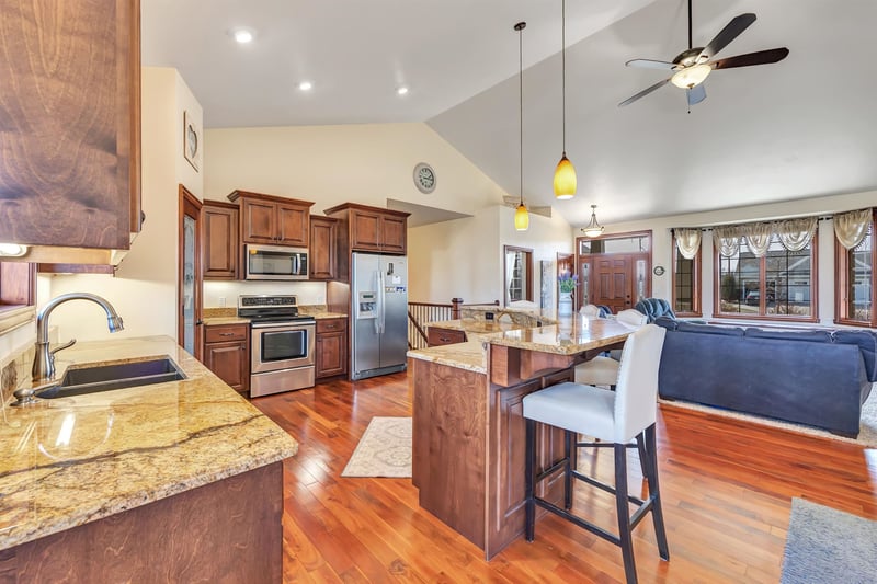 334 Whispering Creek Ct, Green Bay, WI 54303-6026