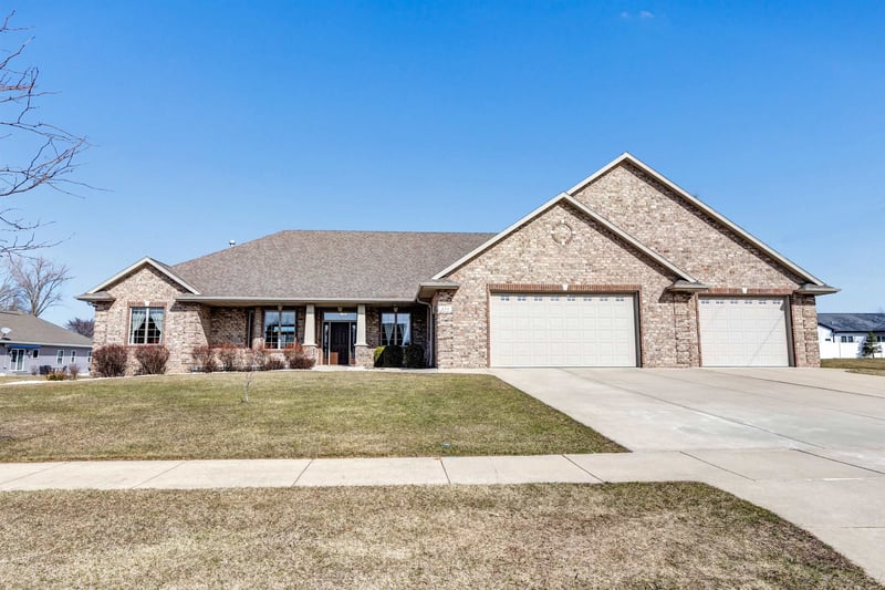 334 Whispering Creek Ct, Green Bay, WI 54303-6026