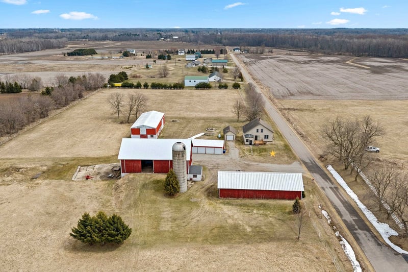 W444 Carlson Ln, Oconto Falls, WI 54154