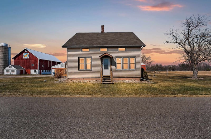 W444 Carlson Ln, Oconto Falls, WI 54154