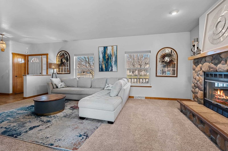 515 Winding Waters Way, De Pere, WI 54115-8393