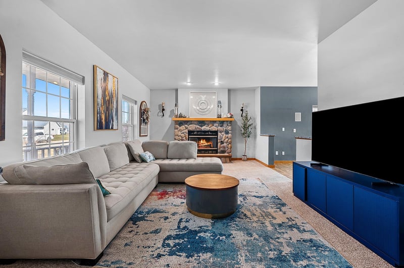 515 Winding Waters Way, De Pere, WI 54115-8393