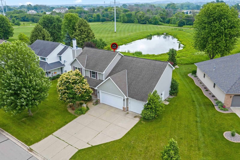515 Winding Waters Way, De Pere, WI 54115-8393