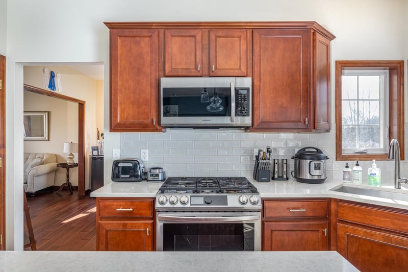 2195 Shadow Bend Ct, Neenah, WI 54956