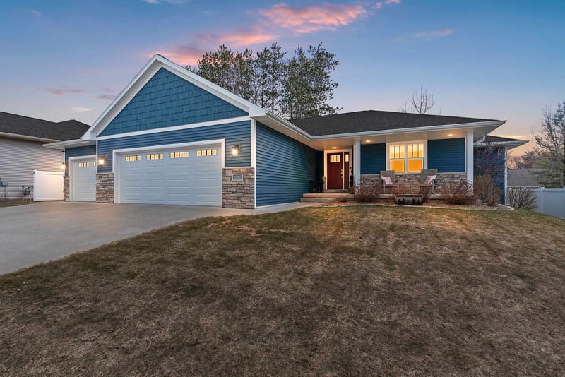 2041 Buckthorn Trl, Green Bay, WI 54304-4521