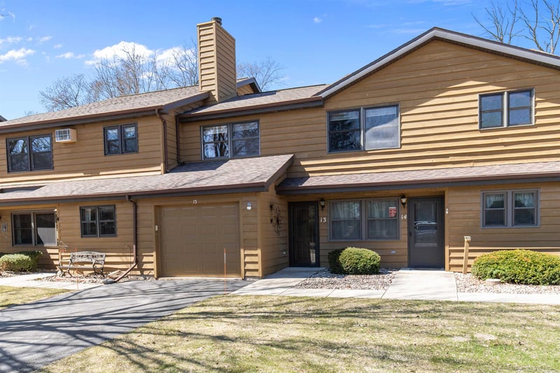 921 Babcock St #13, Neenah, WI 54956