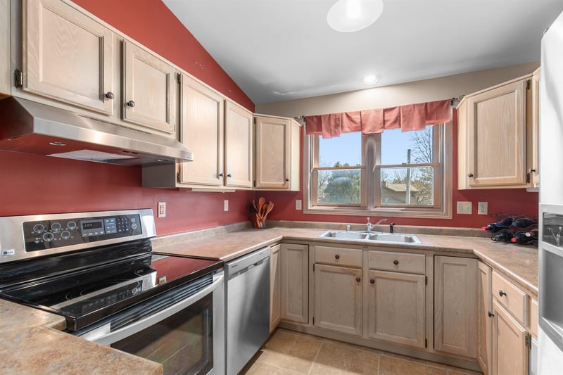 921 Babcock St #13, Neenah, WI 54956