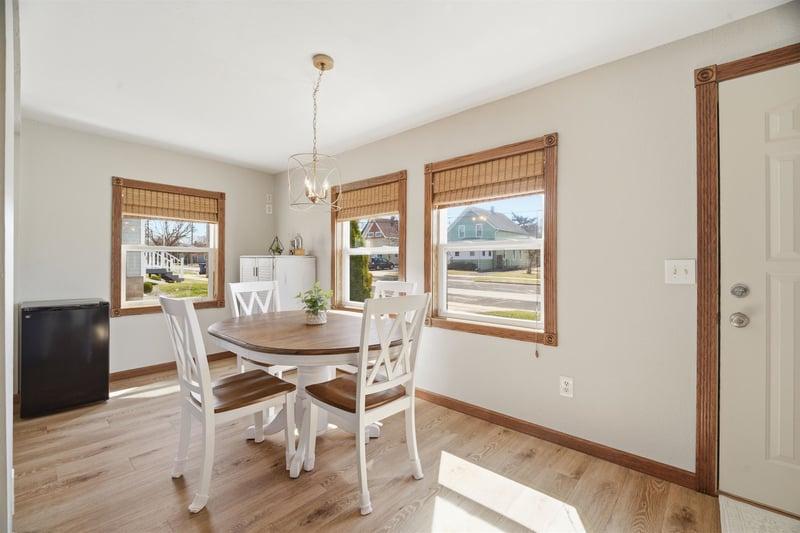 628 2nd St, Menasha, WI 54952