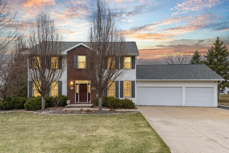 N1769 Ivy Ln, Greenville, WI 54942