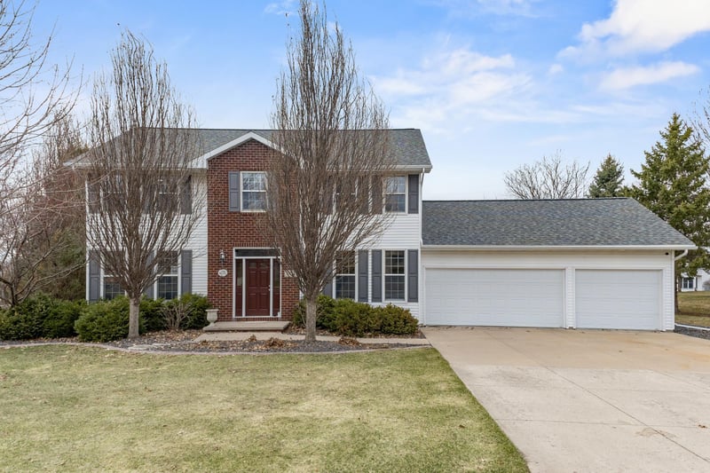N1769 Ivy Ln, Greenville, WI 54942