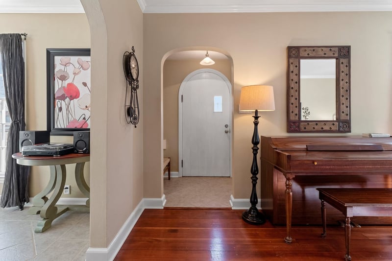 547 Outagamie Ct, Appleton, WI 54914