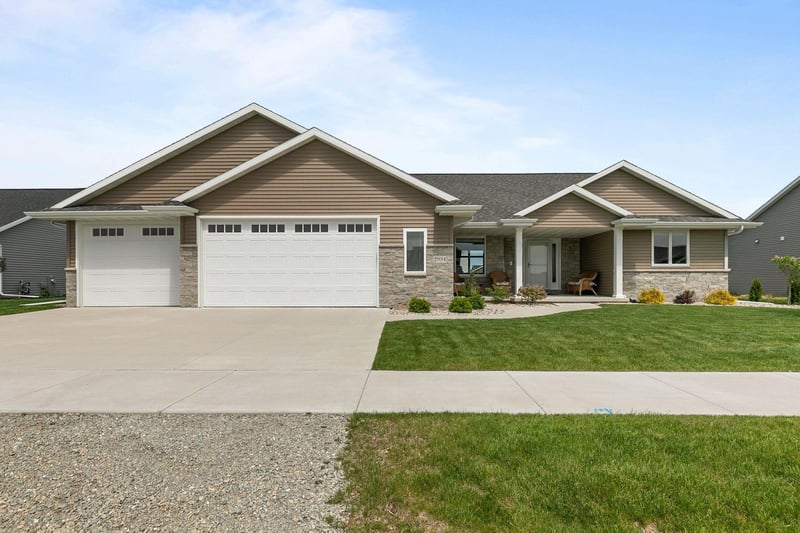 2934 Turquoise Ln, Appleton, WI 54913
