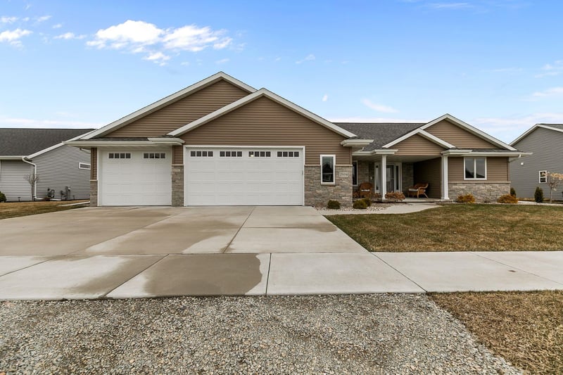2934 Turquoise Ln, Appleton, WI 54913