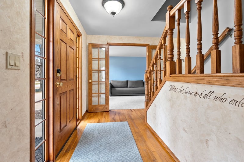 1367 Whirthington Ct, Suamico, WI 54173
