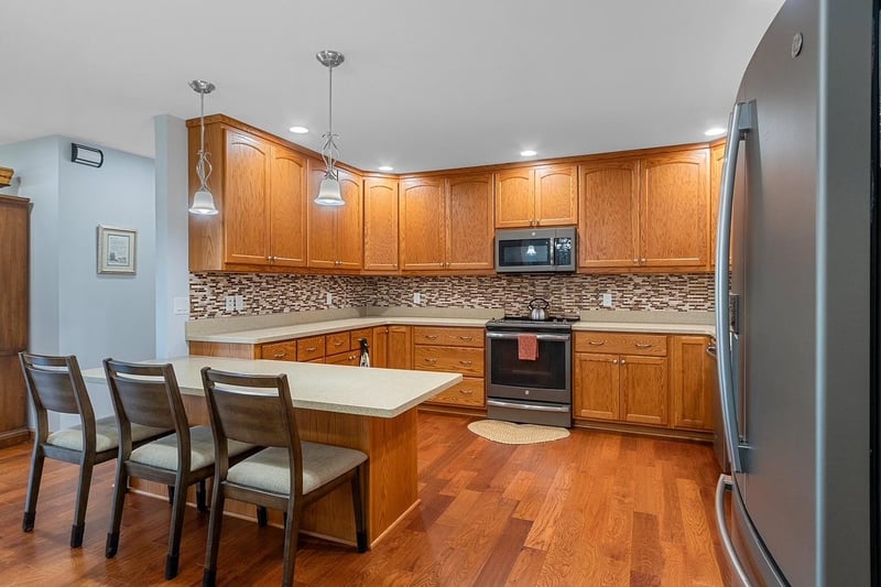 209 Ridgewood Dr, Gillett, WI 54124