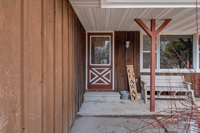 W220 Julius St, Krakow, WI 54137