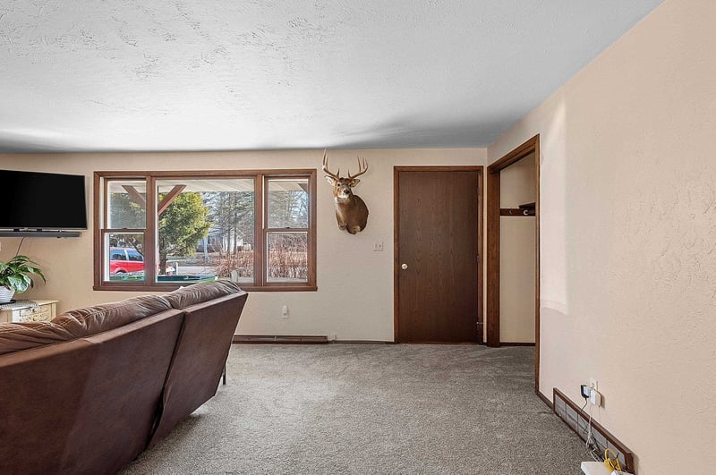 W220 Julius St, Krakow, WI 54137