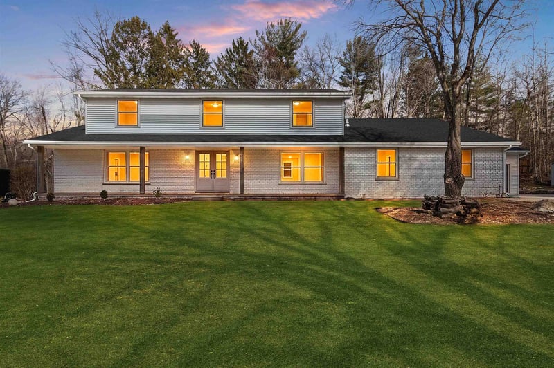 1545 Fox Ct, Green Bay, WI 54313