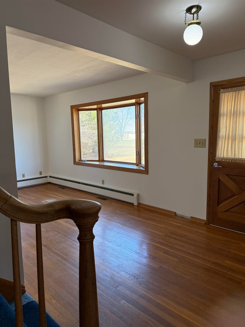 1929 Indian Point Rd, Oshkosh, WI 54901