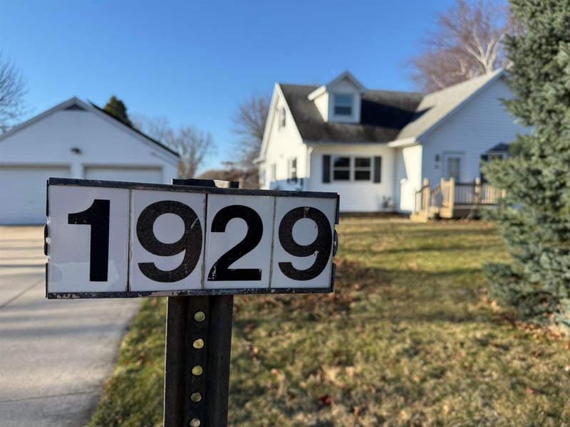 1929 Indian Point Rd, Oshkosh, WI 54901