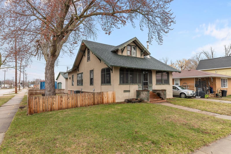 1354 2nd St, Appleton, WI 54914