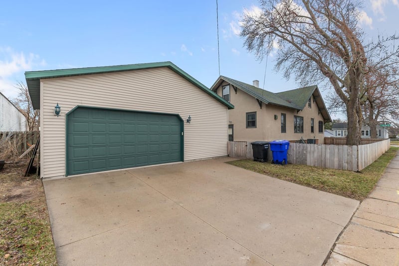 1354 2nd St, Appleton, WI 54914