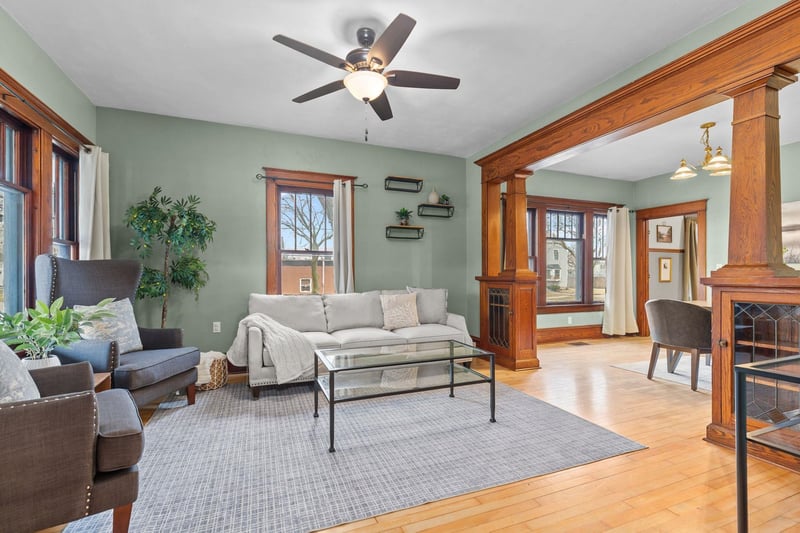 1354 2nd St, Appleton, WI 54914