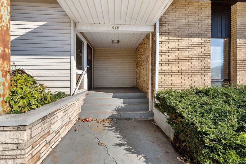 754 Main St, Oshkosh, WI 54901