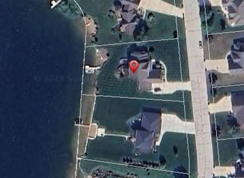 2949 Seafarer Way, Suamico, WI 54173-8195