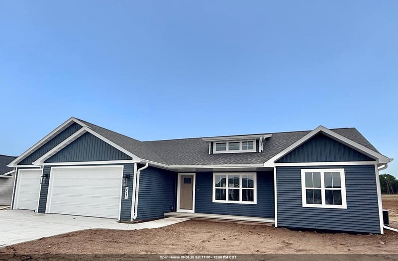 2041 Bear Paw Trl, Kaukauna, WI 54130
