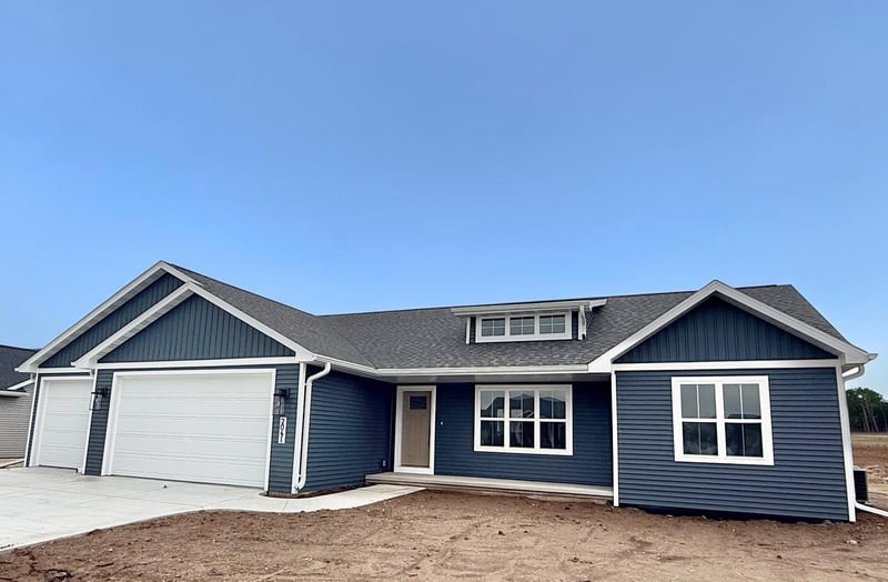 2041 Bear Paw Trl, Kaukauna, WI 54130