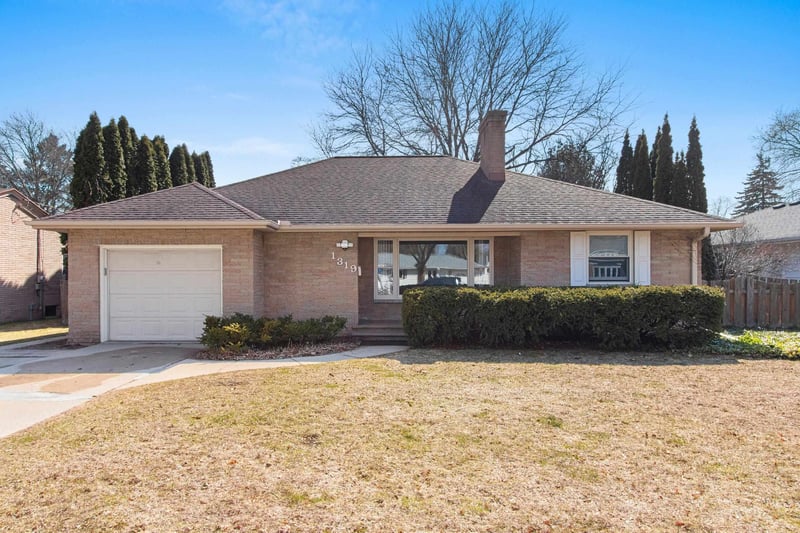 1319 Oregon St, Green Bay, WI 54303