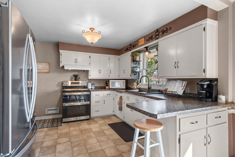 1319 Oregon St, Green Bay, WI 54303